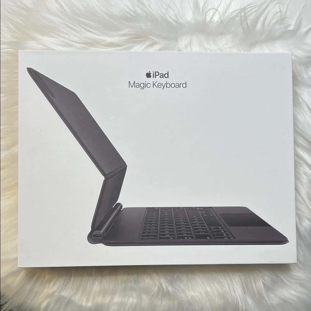 Apple iPad Magic Keyboard in Elegant Black